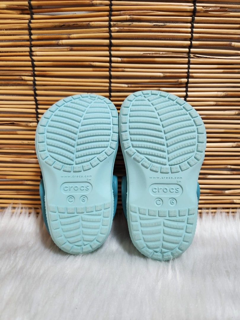 C6- Preloved Original Crocs for kids (Category: Babies & Kids Fashion) located in Navotas City. Submitted by FluffyFeet (Listing ID 1466729126, Image 3). Description: NEW ARRIVAL❗️ This is a PRELOVED ORIGINAL CROCS FOR KIDS‼️ Please managed your expectations ❤️ 📌 Strictly MINE NOW, PAY NOW ONLY❗️ (Unless suki na po na maayos kausap at iwas cancellation) 📌 You may ask for other photos before placing order/s STRICTLY NO RETURN, NO EXCHANGE UNLESS