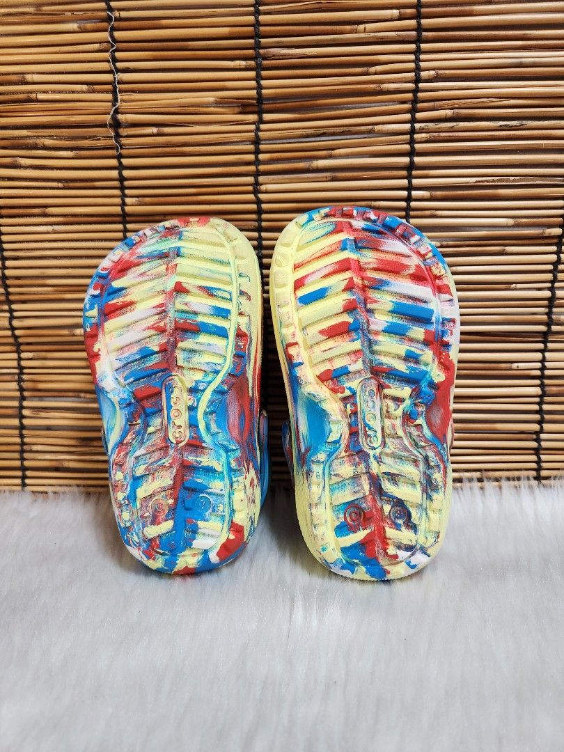 C7- Preloved Original Crocs for kids (Category: Babies & Kids Fashion) located in Navotas City. Submitted by FluffyFeet (Listing ID 1466737334, Image 3). Description: NEW ARRIVAL❗️ This is a PRELOVED ORIGINAL CROCS FOR KIDS‼️ Please managed your expectations ❤️ 📌 Strictly MINE NOW, PAY NOW ONLY❗️ (Unless suki na po na maayos kausap at iwas cancellation) 📌 You may ask for other photos before placing order/s STRICTLY NO RETURN, NO EXCHANGE UNLESS