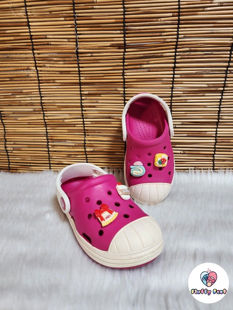 C8- Preloved Original Crocs for kids (Category: Babies & Kids Fashion) located in Navotas City. Submitted by FluffyFeet (Listing ID 1466735913, Image 2). Description: NEW ARRIVAL❗️ This is a PRELOVED ORIGINAL CROCS FOR KIDS‼️ Please managed your expectations ❤️ 📌 Strictly MINE NOW, PAY NOW ONLY❗️ (Unless suki na po na maayos kausap at iwas cancellation) 📌 You may ask for other photos before placing order/s STRICTLY NO RETURN, NO EXCHANGE UNLESS
