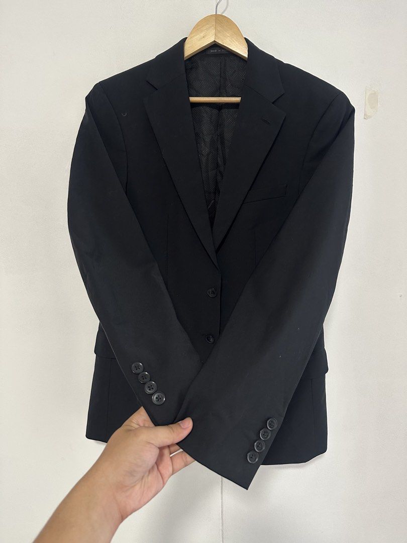 Calvin Klein Coat (Category: Coats, Jackets and Outerwear) located in Las Pinas. Submitted by archimedes.joaquin (Listing ID 1466711361, Image 2). Description: Good as new condition - Sz Small to Medium Dimensions Flat Laid: - 19” width - 29” length - 7” shoulders - 25” sleeve length No issue Price: 880 ( still negotiable for sure buyers ) RFS: hindi na po nagagamit.