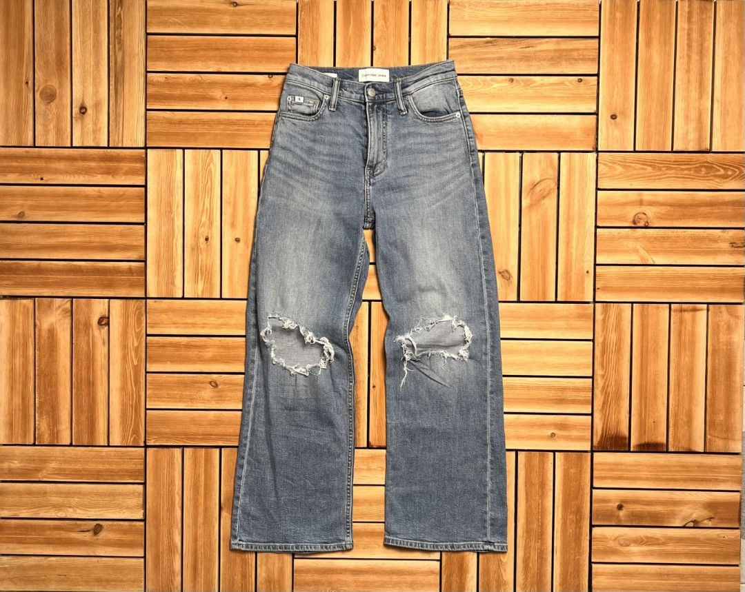 Calvin Klein WIDE LEG PANTS (Category: Jeans) located in Floridablanca. Submitted by d_elevated (Listing ID 1466607369, Image 2). Description: .
