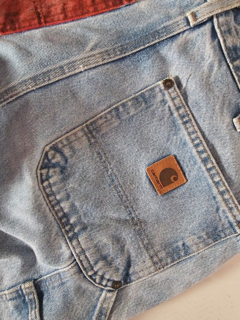 Carhartt Double Knee Distressed Pants (Category: Jeans) located in Manila. Submitted by navrinn (Listing ID 1466768929, Image 3). Description: Carhartt Double Knee Distressed Pants 32x34 on tag MOP - GCASH MOD - J&T.
