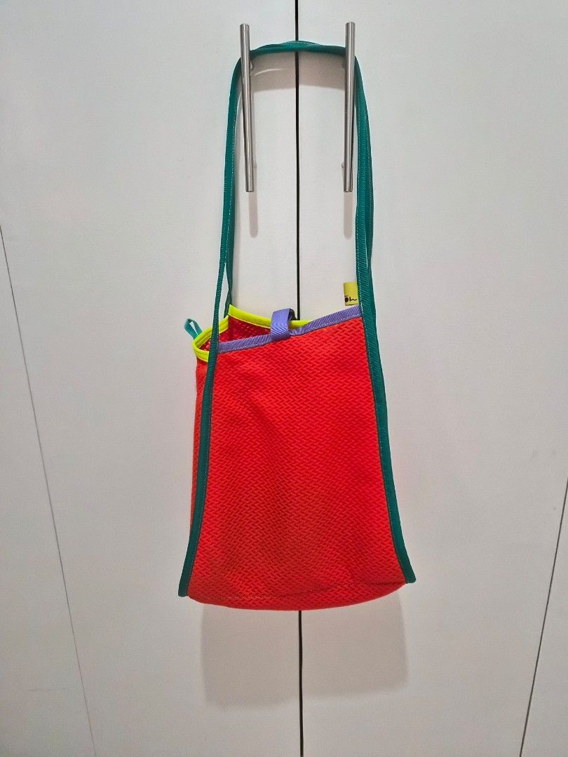 Carry Om Mala Bag Medium (Category: Tote Bags) located in Paranaque City. Submitted by nicklelaudia (Listing ID 1466740348, Image 2). Description: Carry Om Mala Bag size medium orange bought it from Sole Academy location: Parañaque price: 2.6k RFS: want another color.