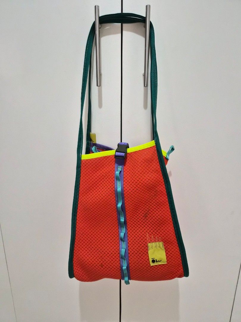 Carry Om Mala Bag Medium (Category: Tote Bags) located in Paranaque City. Submitted by nicklelaudia (Listing ID 1466740348, Image 1). Description: Carry Om Mala Bag size medium orange bought it from Sole Academy location: Parañaque price: 2.6k RFS: want another color.