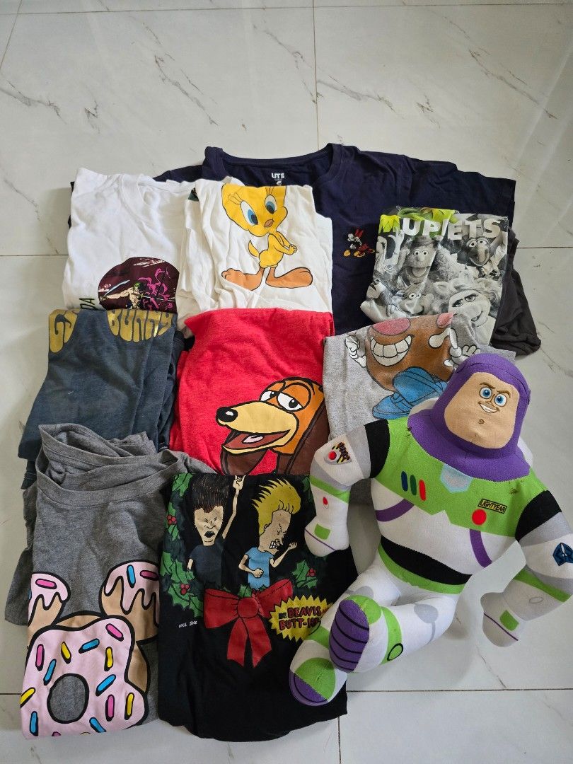 Cartoons bundle (Category: Tshirts & Polo Shirts ) located in Cainta. Submitted by bossneil (Listing ID 1466685736, Image 1). Description: Cartoons bundle Random sizes small to 2xl (uniqlo, opt, oht).