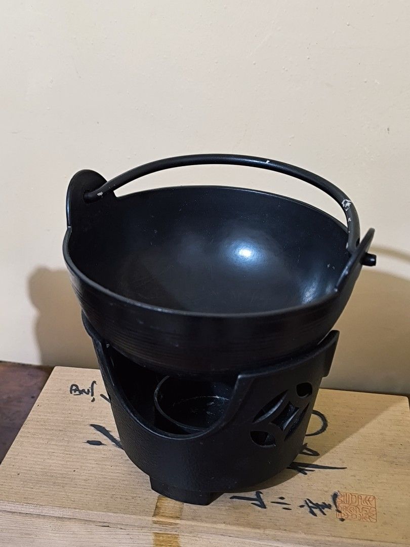 Cast iron hot pot (Category: Cookware & Accessories) located in Pangil. Submitted by kopee_matcha (Listing ID 1466643025, Image 2). Description: Price : 380 Comment: Mine/ M CLAIMING RULES • Strictly 2-day reservation only. Payment must be completed within 48 hours, otherwise the order will be forfeited and offered to the next miner. • No deleting/editing of "MINE" comments. •3+ items: Large pouch or box packaging only. Please manage your expecta
