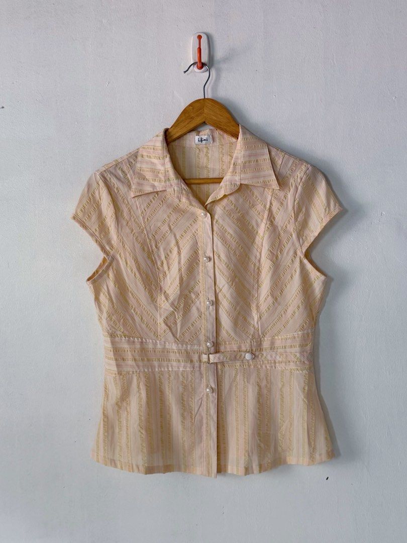 Casual Top (Category: Blouses) located in Taguig. Submitted by angellicaaaa_ (Listing ID 1466690806, Image 1). Description: - Medium size - No flaws - No COD.
