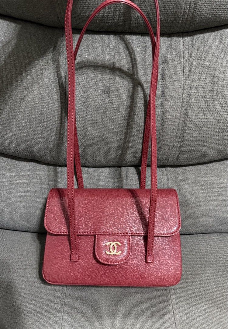 CC Preppy Mini Shoulder Bag (Category: Shoulder Bags) located in Quezon City. Submitted by chic.bags (Listing ID 1466743671, Image 1). Description: With holo sticker code With micro chip code Caviar leather Pure leather kining With dust bag Good as new No issue Actual photo posted Japan preloved Mop; gcash.