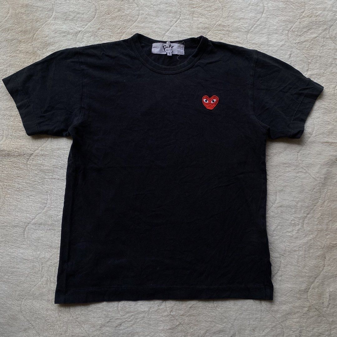 Cdg Play Black Shirt (Category: Shirts) located in Davao. Submitted by bangers01 (Listing ID 1466673051, Image 1). Description: 9/10.