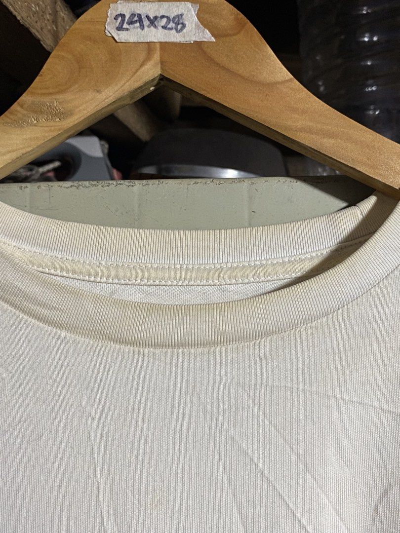 Celine Square Box Logo Patch T-Shirt. (Category: Tshirts & Polo Shirts ) located in Manila. Submitted by brothersarchive (Listing ID 1466761725, Image 3). Description: 24x28 patch medjo may parang angat na maliit / stain (washable).