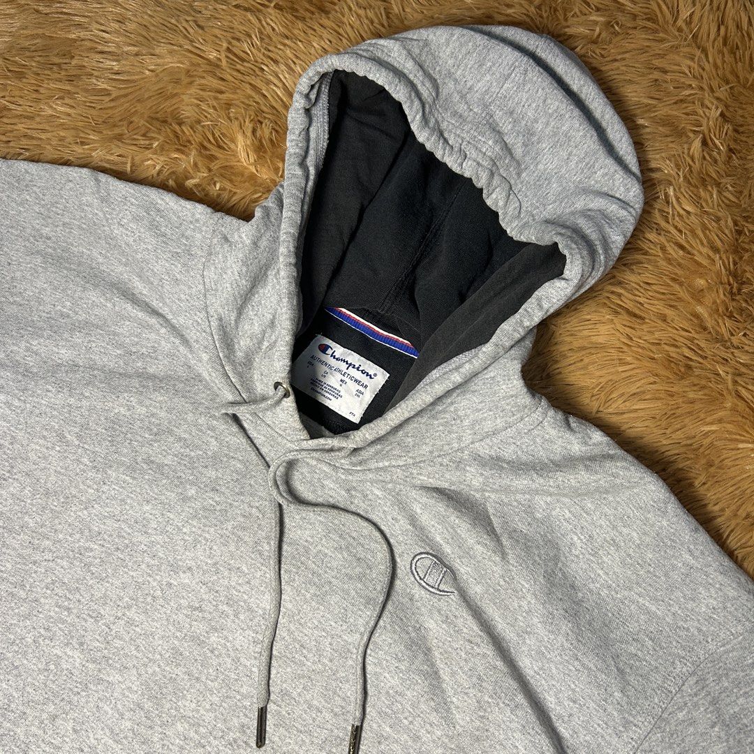 Champion Gray Hoodie Basic Logo (Category: Coats, Jackets and Outerwear) located in Manila. Submitted by albrtthriftpicks (Listing ID 1466749897, Image 2). Description: 📍Champion Gray Hoodie Basic Logo 24.5x28 dimes fit to L to semi XL 9/10 condition 850+sf.