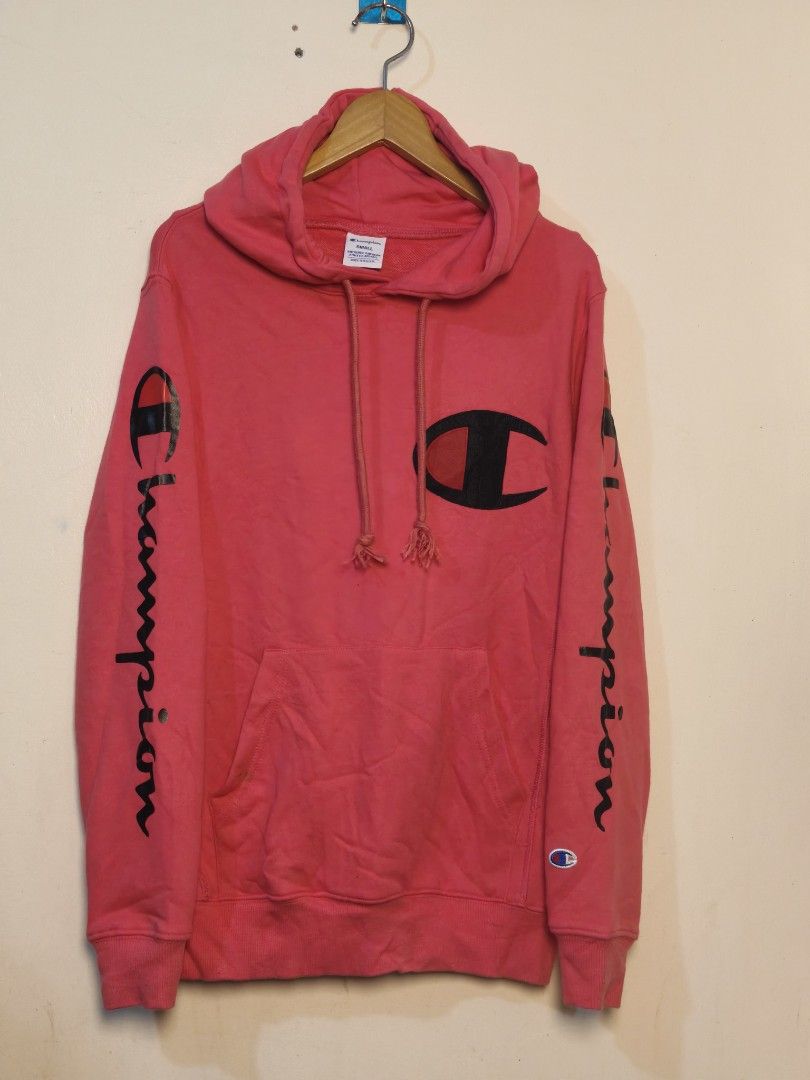 CHAMPION PULLOVER HOODIE - UNISEX (Category: Coats, Jackets and Outerwear) located in Morong. Submitted by katiesmodernthrift (Listing ID 1466688583, Image 3). Description: almost new condition guaranteed original.