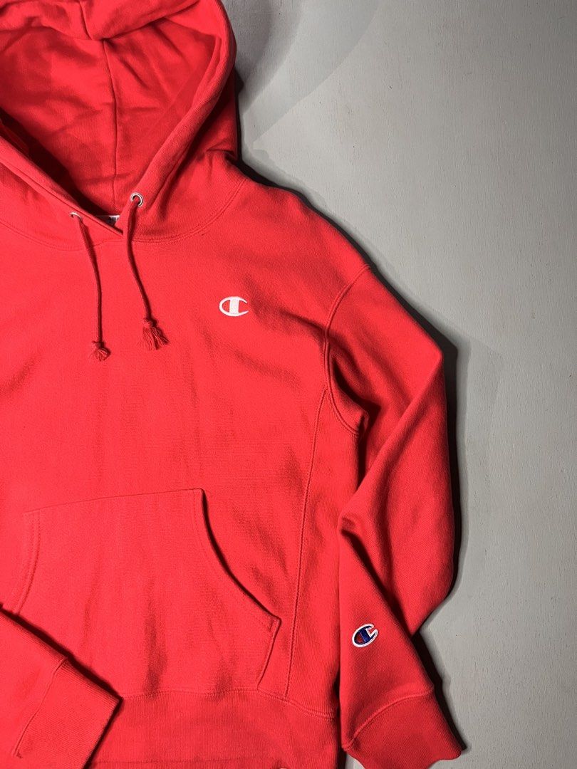 Champion Reverse Weave Red Hoodie Size Small (Category: Activewear) located in Catbalogan. Submitted by yellfindss (Listing ID 1466740489, Image 3). Description: - Brand: Champion Reverse Weave -19.5/24 - Color: Bright red - Size: Small (Made in Honduras) - Features: Embroidered chest logo, wrist logo patch, drawstring hood, kangaroo pocket - Material: Thick, heavyweight cotton blend - Condition: Clean, solid piece for cooler weather.