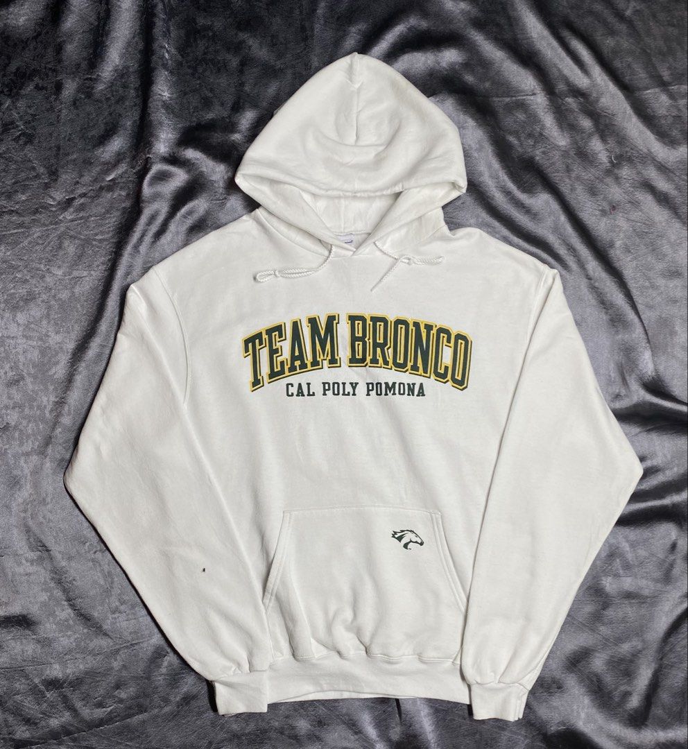 Champion Team Bronco Cal Poly Pomona (Category: Coats, Jackets and Outerwear) located in General Trias. Submitted by kevinthriftshop (Listing ID 1466686758, Image 1). Description: .