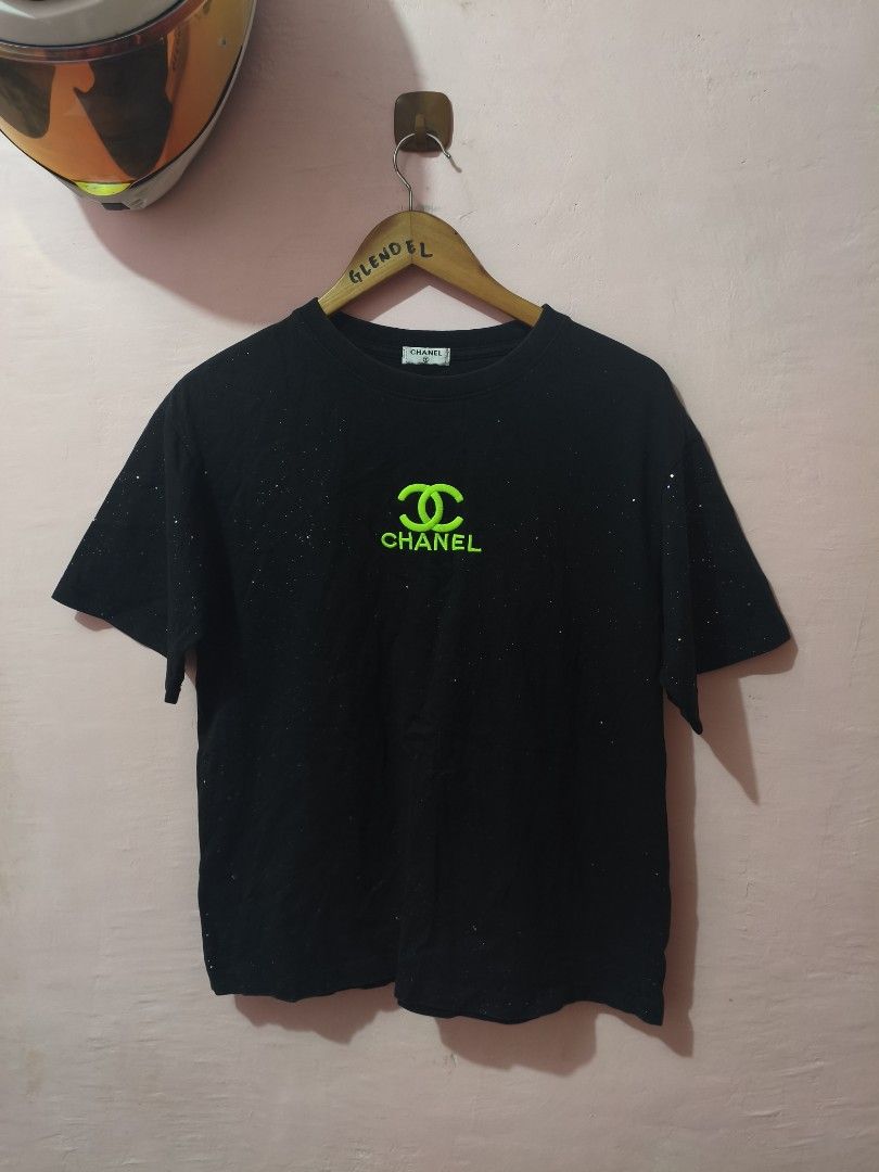 CHANEL Black Neon Green Logo Tee (Category: Shirts) located in Paranaque City. Submitted by glendel_04 (Listing ID 1466573367, Image 1). Description: Good cond 9.8/10 Size Med - Large Laundry ✅.
