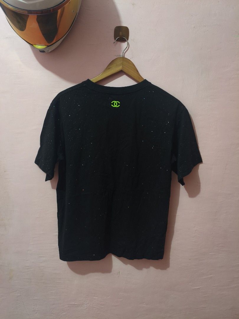 CHANEL Black Neon Green Logo Tee (Category: Shirts) located in Paranaque City. Submitted by glendel_04 (Listing ID 1466573367, Image 2). Description: Good cond 9.8/10 Size Med - Large Laundry ✅.