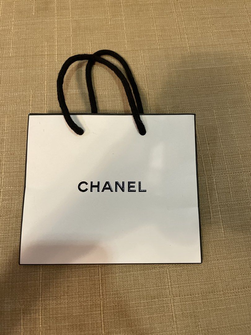 Chanel Mini Paperbag (Category: Luxury Bags & Wallets) located in Cebu City. Submitted by kiki_closet168 (Listing ID 1466648094, Image 1). Description: Size 5.5in x 4.5in x 1.75in.