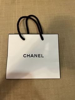 (Category: ) located in . Submitted by kiki_closet168 (Listing ID 1466648094, Image 1). Description: .