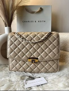 (Category: ) located in . Submitted by preloved.closet2 (Listing ID 1466770303, Image 1). Description: .