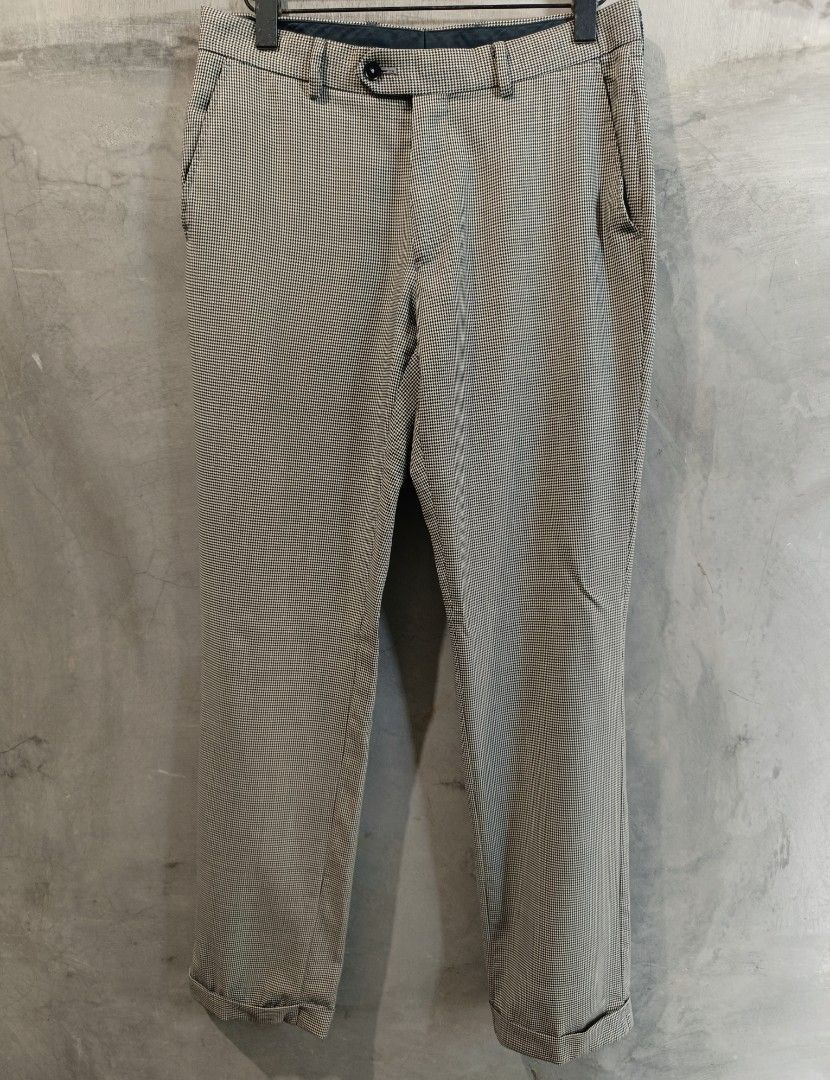 Charles Tyrwhitt Gray Gingham Pattern Mens Wool Trousers (Category: Trousers) located in Bacoor. Submitted by nineties_kid (Listing ID 1466717876, Image 2). Description: >====> Charles Tyrwhitt Gray Gingham Pattern Mens Wool Trousers Size: Small Waist size: 30 inches Pants length: 43 inches ___________ ▶LBC Cash on Pick-up (C.O.P) Offer nation-wide delivery, as long as there is an LBC branch near your area. ▶LBC C.O.D ▶Lalamove. ▶J&T Regular Deli