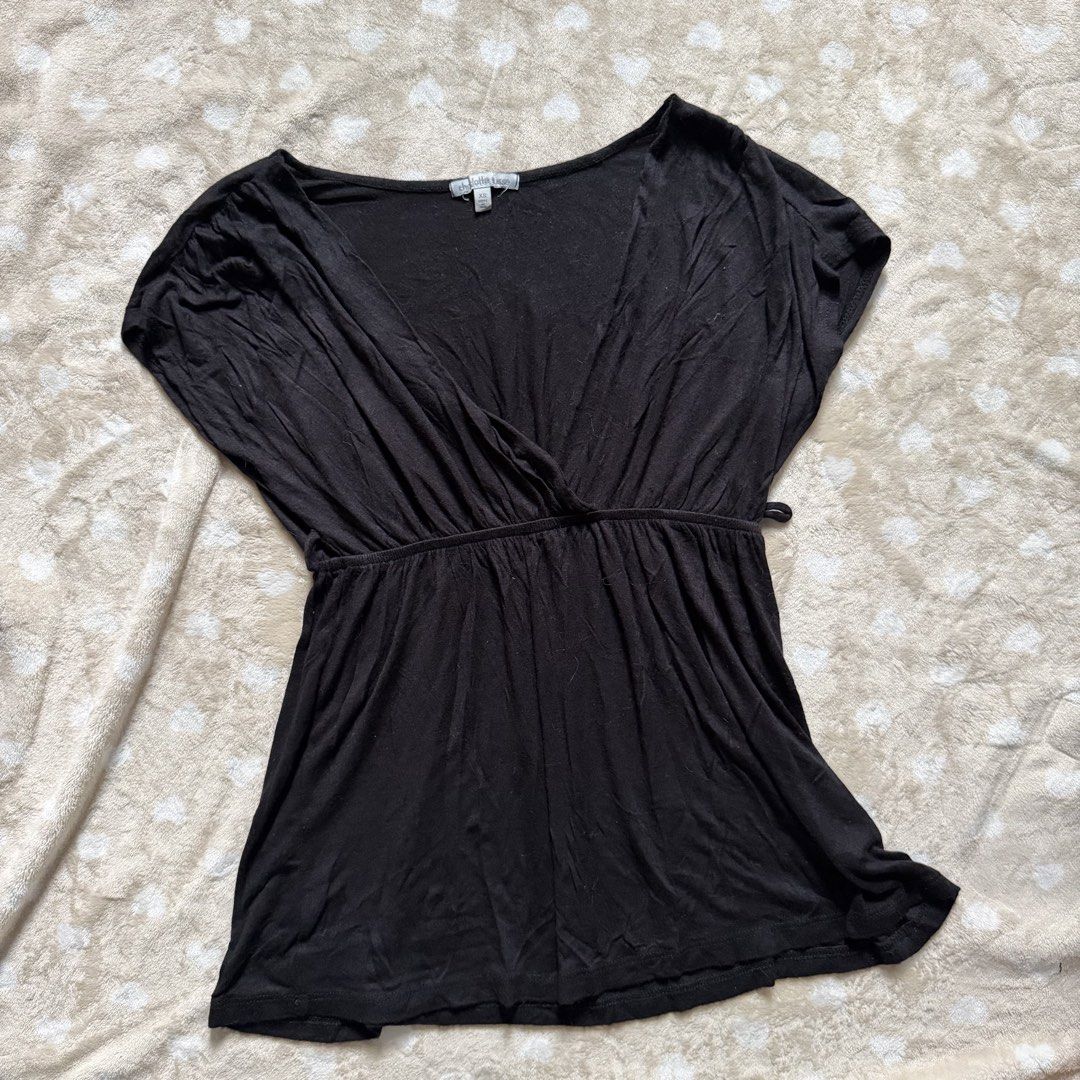 Charlotte Russ (Category: Sleeveless) located in Manila. Submitted by shefindshope (Listing ID 1466632640, Image 1). Description: .