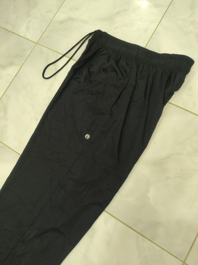 Chef pants by chef works (Category: Activewear) located in Santa Cruz. Submitted by mark_grimaldo (Listing ID 1466564349, Image 3). Description: Chef Works pants large ✅Size: L (W-28/35 L-43) ✅P 500+sf ✅Excellent condition ❌Issue: 2 hiwa sa lower part ndi nman visible pag binuka lng kita Laguna Area DM📩📩📩.