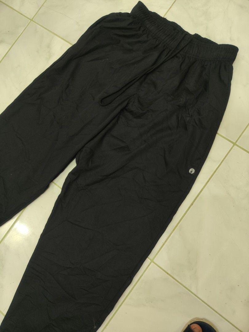 Chef pants by chef works (Category: Activewear) located in Santa Cruz. Submitted by mark_grimaldo (Listing ID 1466564349, Image 2). Description: Chef Works pants large ✅Size: L (W-28/35 L-43) ✅P 500+sf ✅Excellent condition ❌Issue: 2 hiwa sa lower part ndi nman visible pag binuka lng kita Laguna Area DM📩📩📩.
