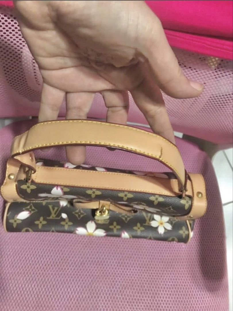 🌸LV/ Louis Vuitton Cherry blossom bag 🌸 (Category: Shoulder Bags) located in Manila. Submitted by pining.garcia (Listing ID 1466740528, Image 3). Description: -issues slit on the handle .