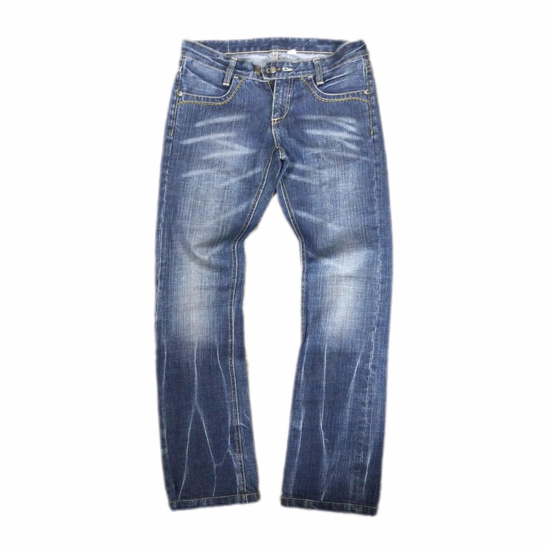 Chevignon Selvedge Denim Jeans (Category: Jeans) located in Binangonan. Submitted by ininnep (Listing ID 1466761356, Image 1). Description: Brand: CHEVIGNON — iconic French denim brand founded in 1969, famous for classic high-quality denim Line/Series: STITCH — you can see the “STITCH” inner label, indicating this is Chevignon’s Stitch line, known for distinctive pocket stitching details Material: 100% cotton Size: 26 Color: Medium-dark blue wash
