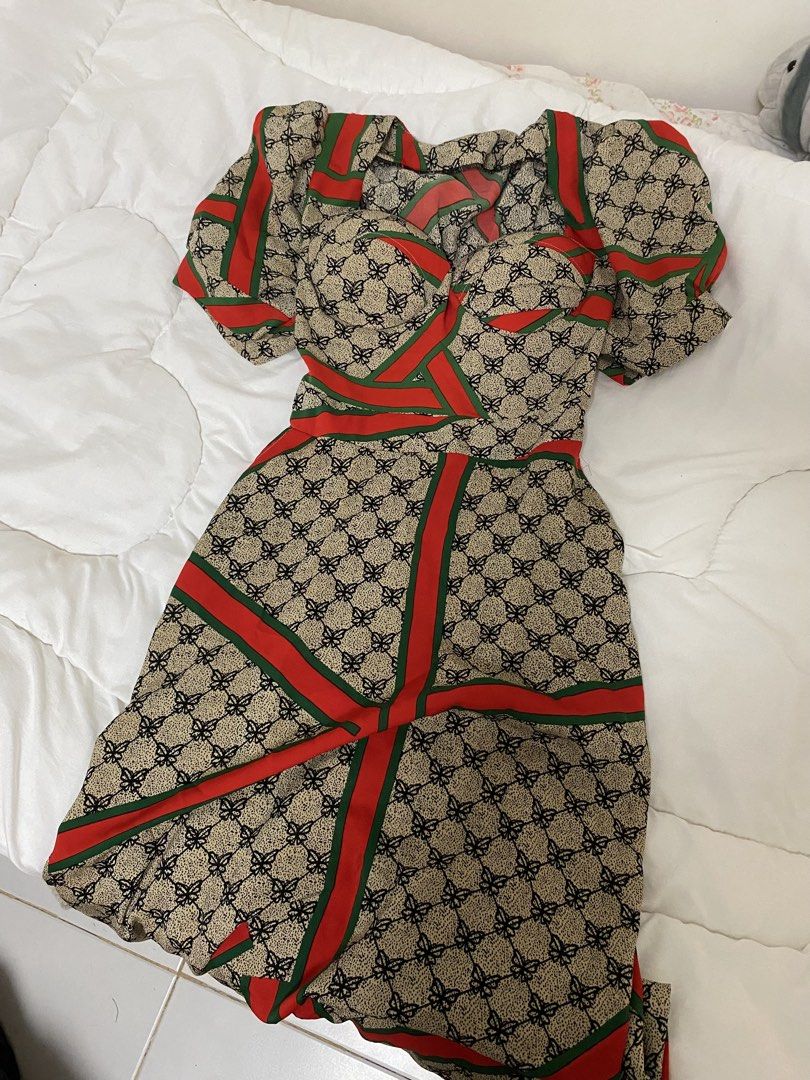 Chic Patterned Bustier Dress with Puffed Sleeves (Category: Dresses) located in Manila. Submitted by eileenmaye67636 (Listing ID 1466699499, Image 1). Description: PRELOVED! size: small to med may pads na - Chic patterned bustier dress with striking red and green accent stripes - Features structured cups, sweetheart neckline, and cute short puffed sleeves shipping: j&t and lalamove.