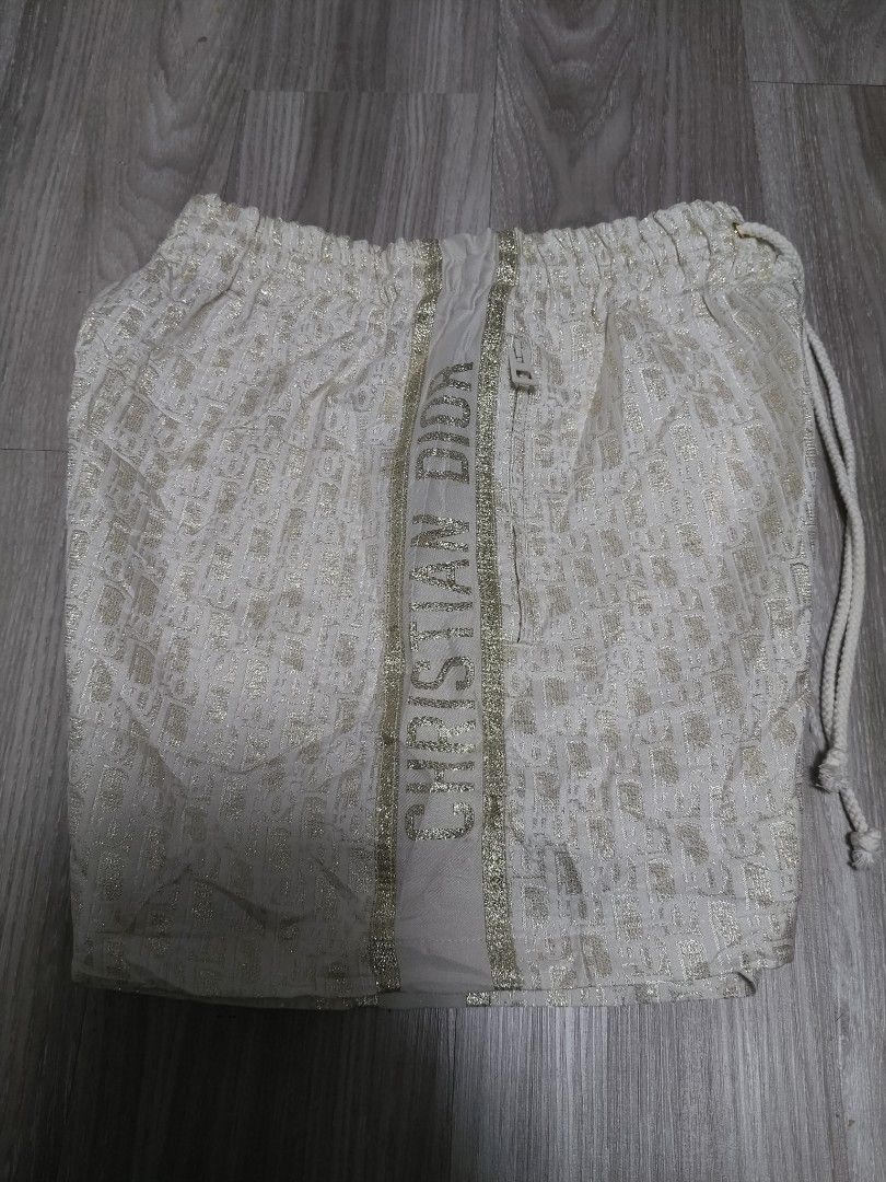 CHRISTIAN DIOR (Category: Shorts) located in Manila. Submitted by liljhayvillanueva (Listing ID 1466712300, Image 3). Description: CRHRISTIAN DIOR MONOGRAM SIZE M COLORATE 10/10 ISSUE ISANG LACE SA ZIPPER EXELENT TO ASNEW.