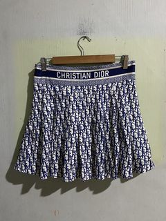 (Category: ) located in . Submitted by nasya_thrift_collection2023 (Listing ID 1466769360, Image 1). Description: .