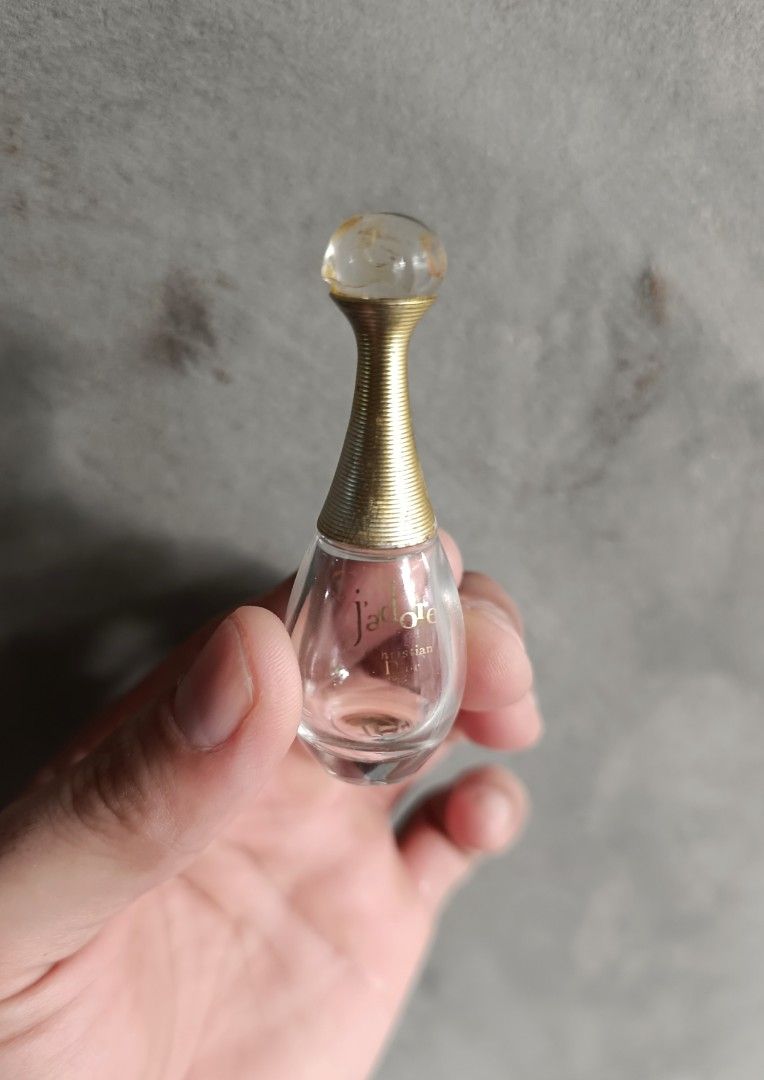 Christian Dior Jadore 7ml Refillable Perfume Bottle (Category: Everything Else Others) located in Bacoor. Submitted by nineties_kid (Listing ID 1466616094, Image 1). Description: Christian Dior Jadore 7ml Refillable Perfume Bottle *Issue: Chip glass on its bottle cover _________________________ -Modes Of Delivery: J&T/Lalamove/ LBC (Cash on Pick-up/COD) -Meet-up (Bacoor Cavite Area/Mandaluyong-Shaw,Hulo,Makati Ave) -Modes Of Payment: GCASH NO LAS