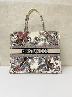 (Category: ) located in . Submitted by jscollectionbags (Listing ID 1466662415, Image 1). Description: .