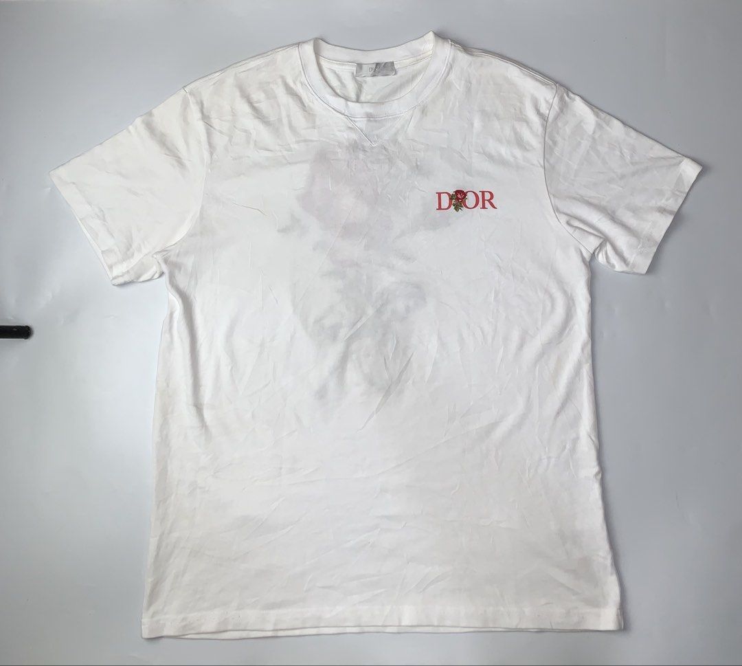 Christian Dior tee (Category: Formal Shirts) located in Ivisan. Submitted by trashtotreasuree (Listing ID 1466709118, Image 1). Description: Issue need wash.