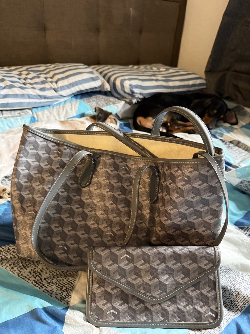 Christy Ng (Category: Shoulder Bags) located in Manila. Submitted by rielie.declutter (Listing ID 1466631691, Image 2). Description: In good condition Size Medium Ash Gray.