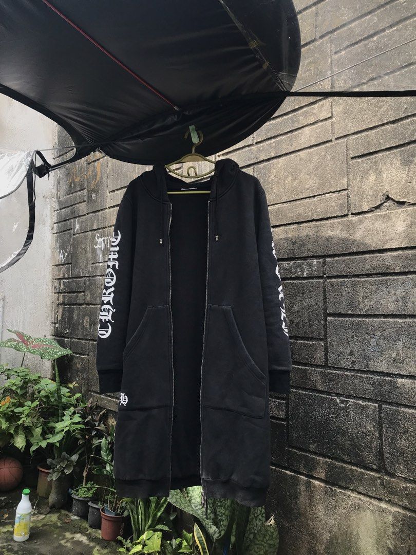 Chrome Hearts (Category: Luxury Apparel) located in Iriga City. Submitted by thrift_dshph (Listing ID 1466577086, Image 1). Description: Chrome Heart Hoodie Size: L (22x37) Colorate: 9.2/10 Issue: cut tags in good condition .