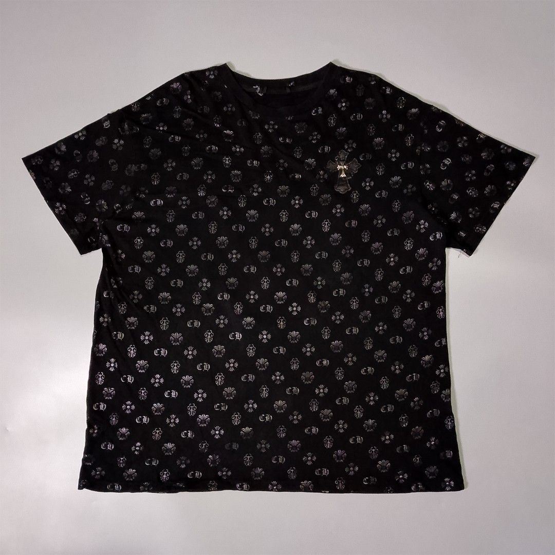 Chrome Hearts (Category: Tshirts & Polo Shirts ) located in Taguig. Submitted by 8kthrifter (Listing ID 1466593357, Image 1). Description: 🏷️Tag size: Medium to Large ▪️Width: 22.5 ▪️Length: 26.5 ▪️Color rate: 10/10 ▪️Issue: missing tags (see last 2 photo) ▪️Excellent Condition.