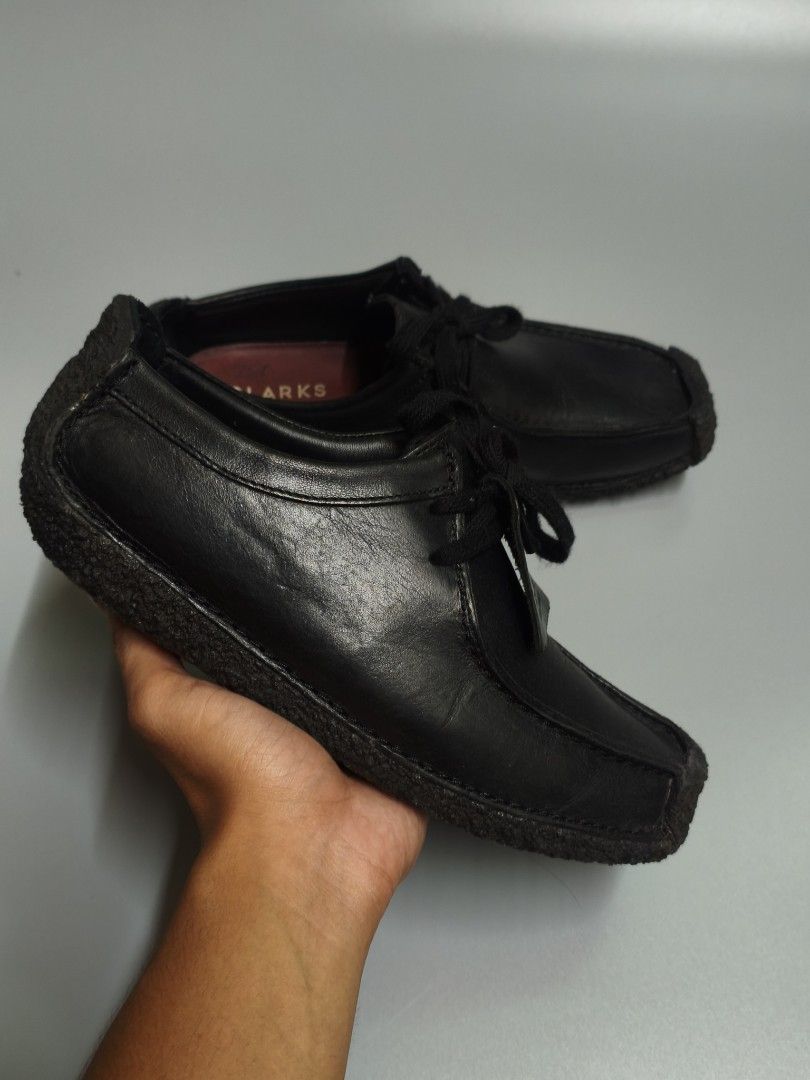 Clark original leather shoes (Category: Loafers) located in Cagayan de Oro. Submitted by solo_d3lux (Listing ID 1466711282, Image 1). Description: ‼️Clark original leather shoes‼️ Euro 37.5 | Uk 4.5 | Cm 24 Location: Mindanao, CDO No issue ✅ Ready to wear MOP: Gcash/Cash MOD: Jnt Express/Meet up Unli video call on fb for safer transaction. Pm me to purchase!! 📩📩.