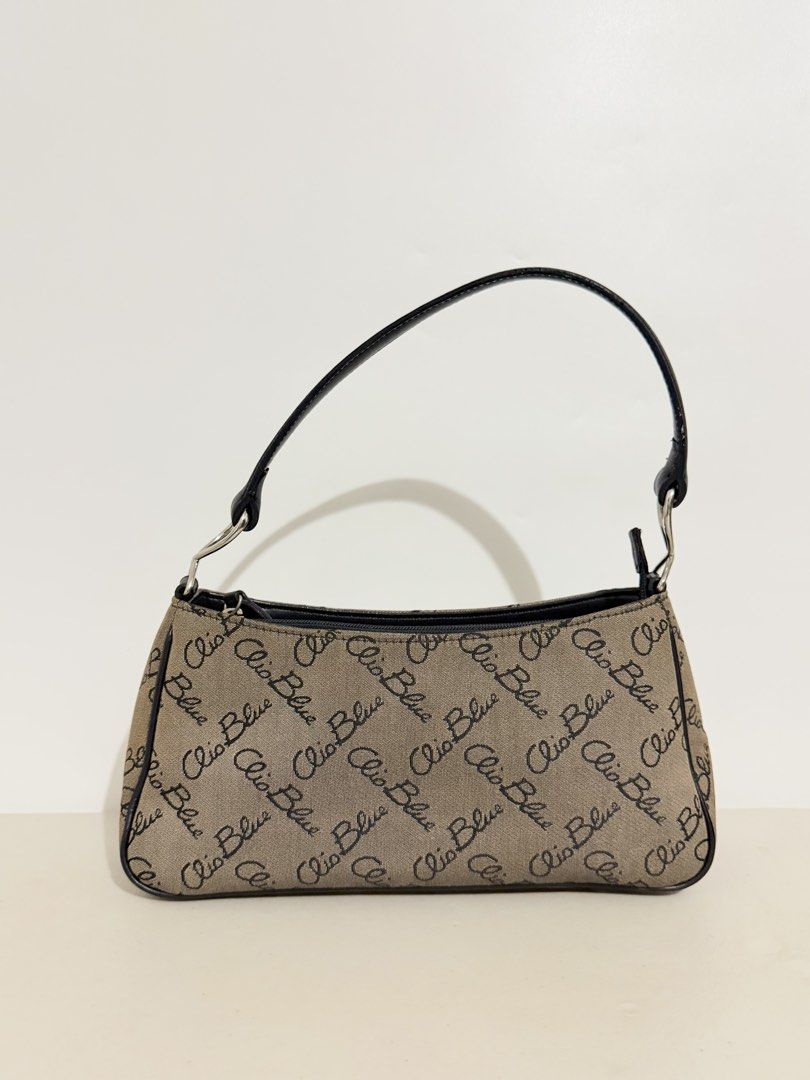 Clio Blue (Category: Shoulder Bags) located in Caloocan City. Submitted by coachiqueclosetbysuei_2ndacct (Listing ID 1466636190, Image 1). Description: 💫 Clio Blue 💫 𝐒𝐨𝐮𝐫𝐜𝐞: Japan🇯🇵 💫 𝐈𝐬𝐬𝐮𝐞: None 💫 𝐂𝐨𝐧𝐝𝐢𝐭𝐢𝐨𝐧: 10/10 Excellent Condition 💫 𝐎𝐭𝐡𝐞𝐫𝐬: Structured, Kili Bag 💫 The color may vary due to lighting 💫 What you see is what you get ——————𝓜𝓾𝓼𝓽 𝓡𝓮𝓪𝓭!——————— 📍 𝐋𝐨𝐜𝐚𝐭𝐢𝐨𝐧: Intramuros Manila 📍 𝐌𝐎𝐏: