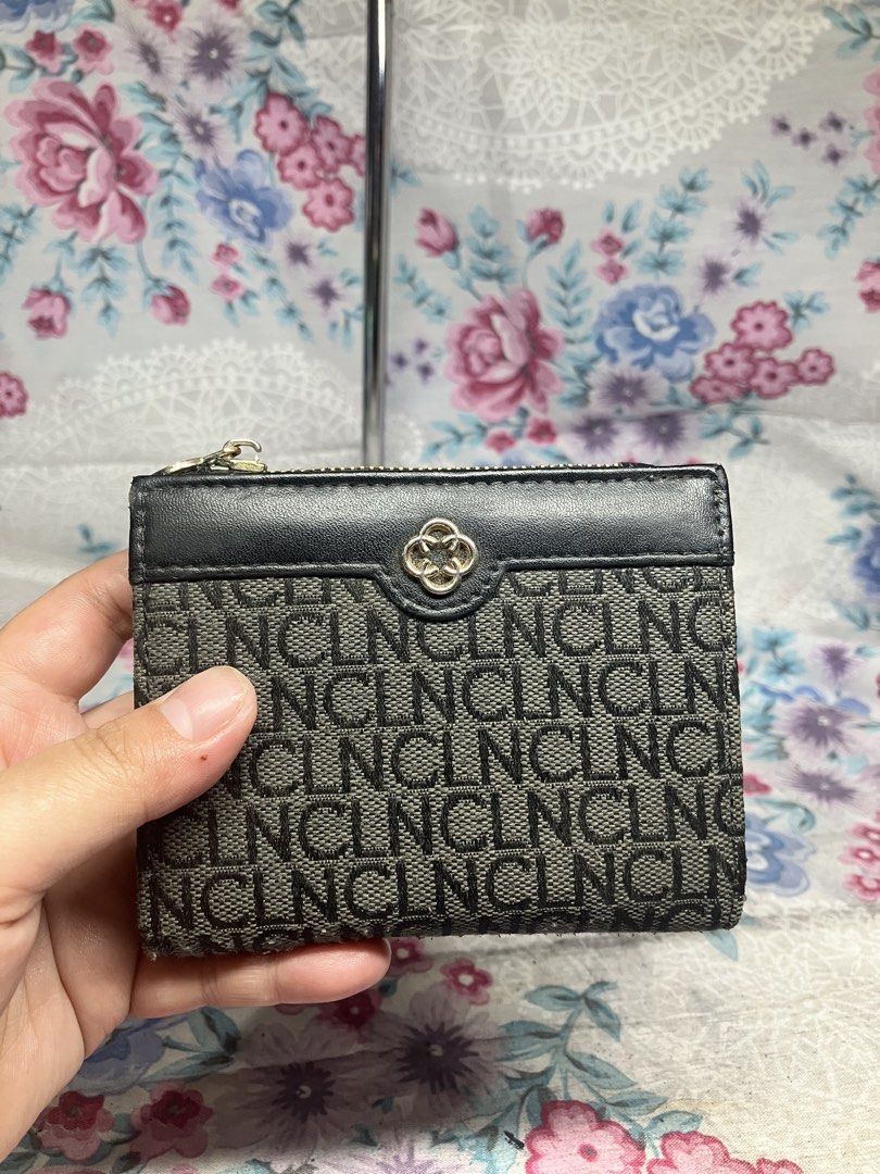 CLN KATHIE WALLET (Category: Wallets & Card holders) located in General Mariano Alvarez. Submitted by adonid (Listing ID 1466565368, Image 1). Description: CLN KATHIE WALLET GOOD CONDITION NORMAL SIGN OF USAGE ONLY.