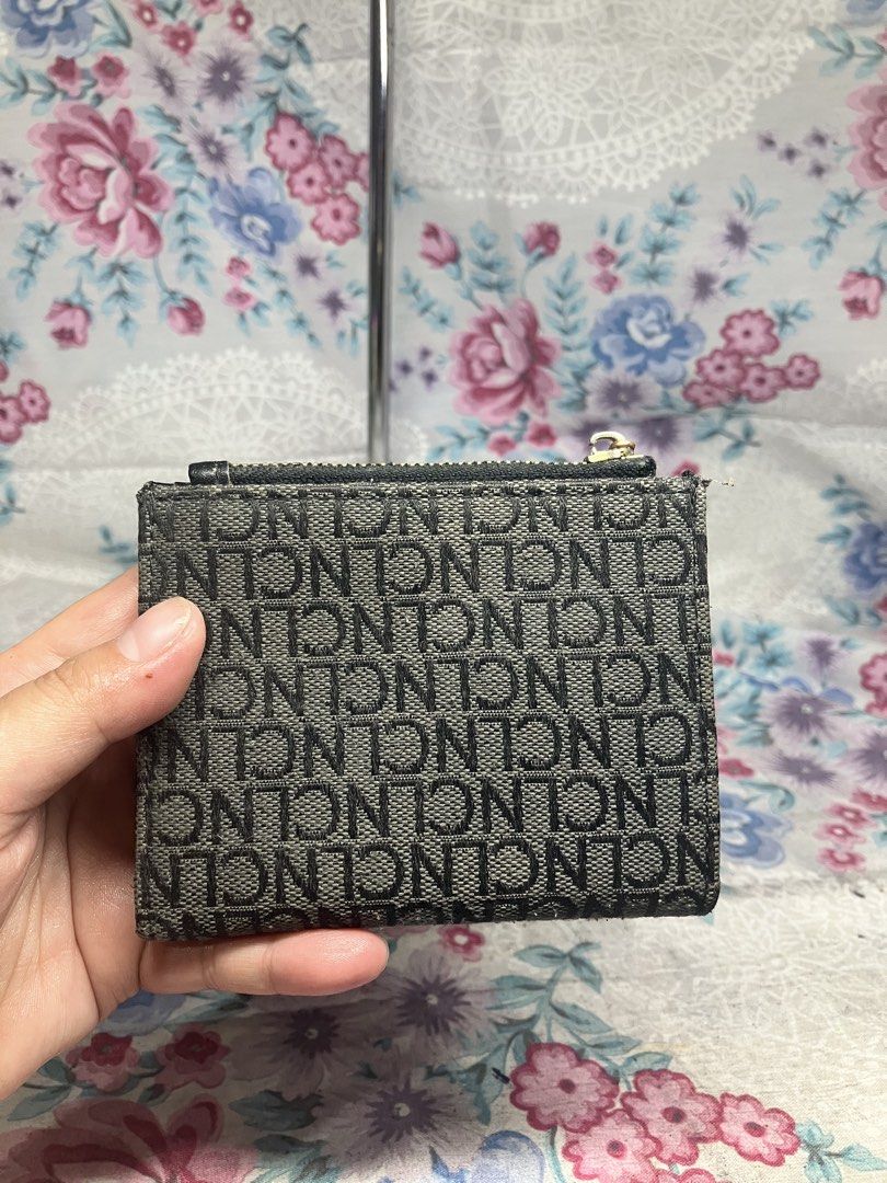 CLN KATHIE WALLET (Category: Wallets & Card holders) located in General Mariano Alvarez. Submitted by adonid (Listing ID 1466565368, Image 2). Description: CLN KATHIE WALLET GOOD CONDITION NORMAL SIGN OF USAGE ONLY.
