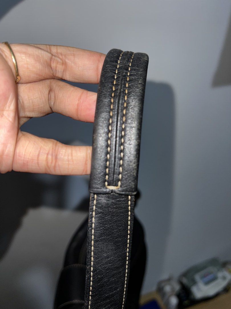 Coach (Category: Luxury Bags & Wallets) located in Manila. Submitted by luckyfire_035e95 (Listing ID 1466563923, Image 3). Description: Sign of used hardware’s may scratch Pls check details po.