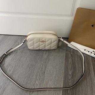 （分類：）位於 。 由 josetteschowalter 提交（商品編號 1466762457，圖片 1）。簡介： 。