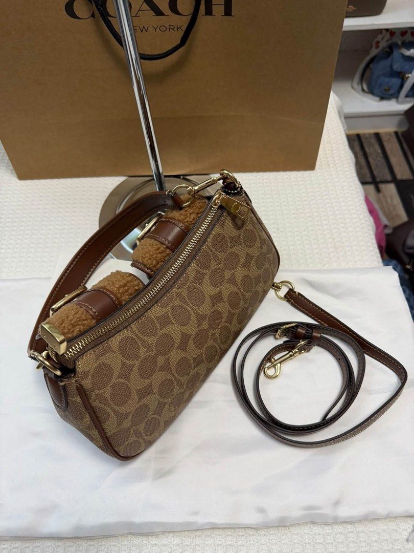 Coach Ashton (Category: Shoulder Bags) located in Binan City. Submitted by pinkykeenshop (Listing ID 1466773005, Image 3). Description: .