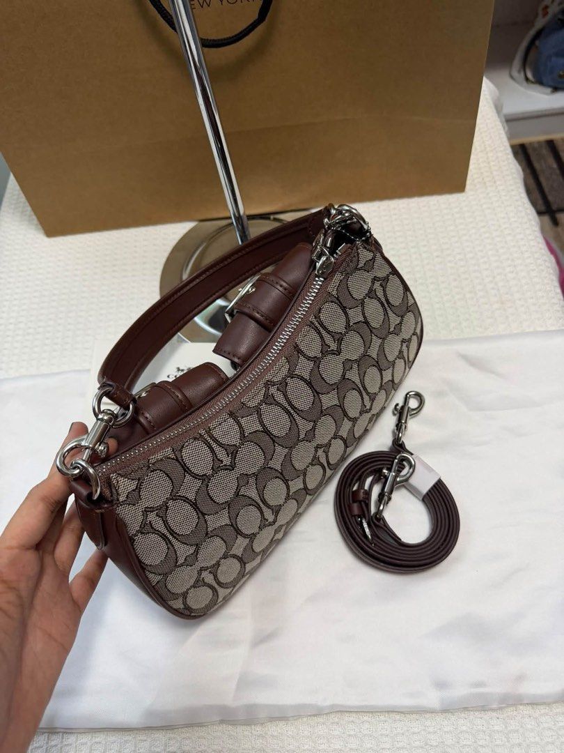Coach Ashton (Category: Shoulder Bags) located in Binan City. Submitted by pinkykeenshop (Listing ID 1466773036, Image 3). Description: .