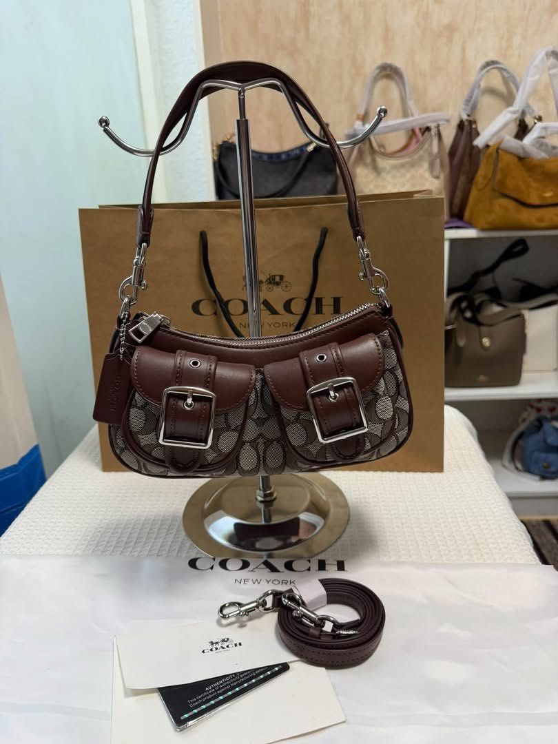 Coach Ashton (Category: Shoulder Bags) located in Binan City. Submitted by pinkykeenshop (Listing ID 1466773036, Image 1). Description: .