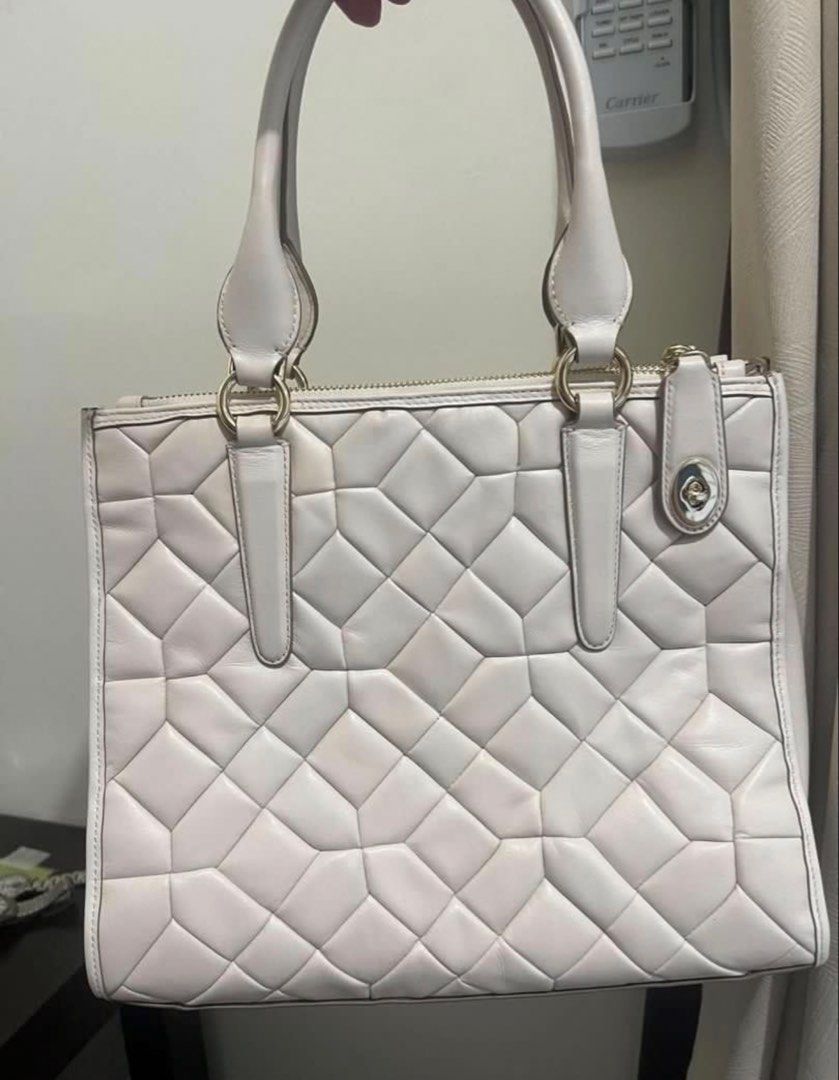 Coach bag (Category: Luxury Bags & Wallets) located in Quezon City. Submitted by bobby.brown. (Listing ID 1466734664, Image 2). Description: I know nothing about bags. Selling for 7,500 if anybody is interested. Free LBC SF..
