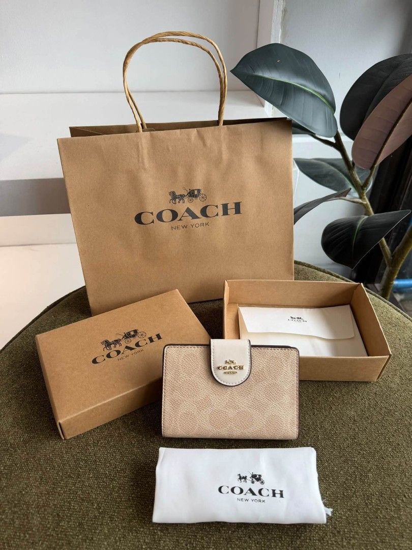 Coach Bifold Wallet (Category: Wallets & Card holders) located in Quezon City. Submitted by bagsboutiqueph (Listing ID 1466770587, Image 2). Description: LAST PRICE POSTED. LIMITED STOCKS! BRANDNEW WITH INCLUSIONS. COLOR MAY SLIGHTLY VARY IN ACTUAL DUE TO LIGHTING AND CAMERA SETTING. OTHER PHOTOS WILL BE SEND DURING PURCHASE AND FOR SURE BUYERS ONLY. WHEN IN DOUBT, DO NOT ORDER. THANK YOU..