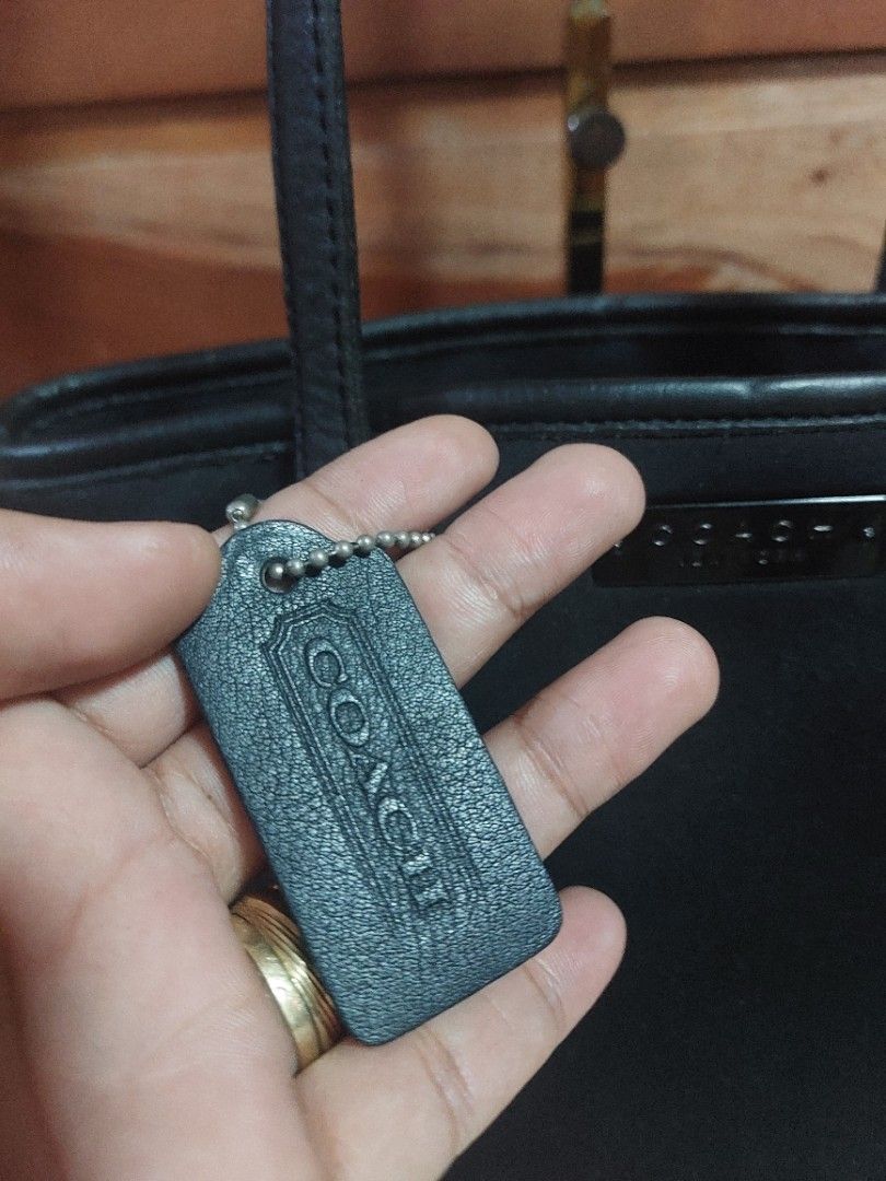 COACH BLACK NEOPRENE TOTEBAG (Category: Luxury Bags & Wallets) located in Cagayan de Oro. Submitted by lj100614 (Listing ID 1466624424, Image 3). Description: VINTAGE❤️❤️❤️ CONDITION:USED COLOR:BLACK BRAND:COACH EXTERIOR MATERIAL:MICROFIBER CLOSURE:ZIP HOLE ZIPPER:USA YKK VINTAGE BLACKE 90'S MICROFIBER.